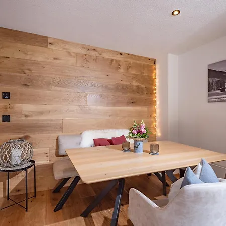 Sonnen-chalet Mit Grosszuegiger Terrasse Kirchberg in Tirol