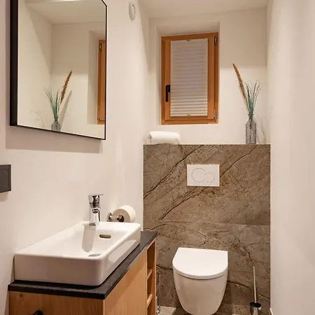 Sonnen-chalet Mit Großzügiger Terrasse *